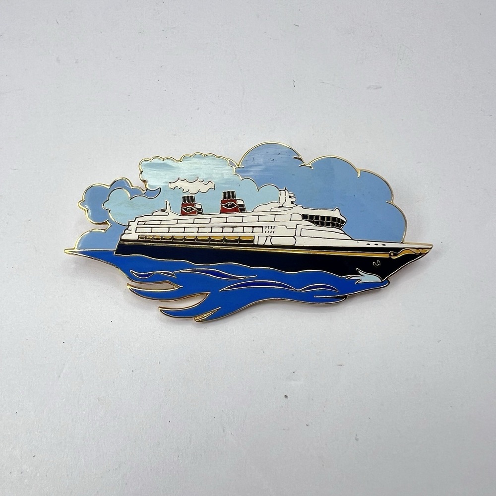 Disney Cruise Line Memory Box Centerpiece Ship Disney Pin DCL Limited Run 5000